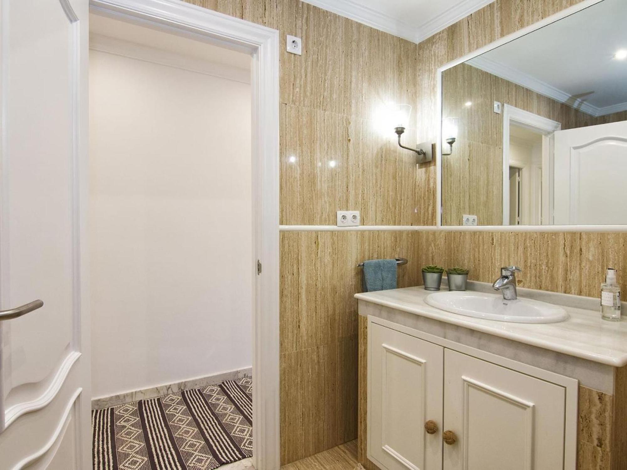 Glow And Elegant Apartment In Granada Center Free Parking Esterno foto
